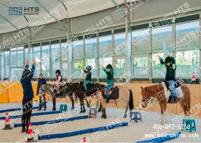 稳定、安全、舒适：华烨马术篷房满足你对马术场的所有需求！