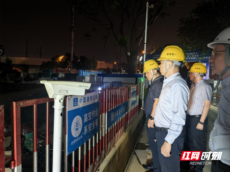 视频丨情节严重责令整改！长沙开展夜间建筑工地扬尘污染联合执法检查(图2)