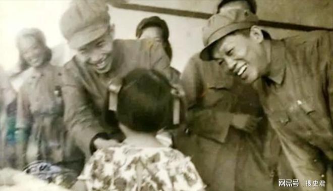 55年大授衔闻名全国的琼崖纵队3名总队长都被授予什么军衔？(图2)